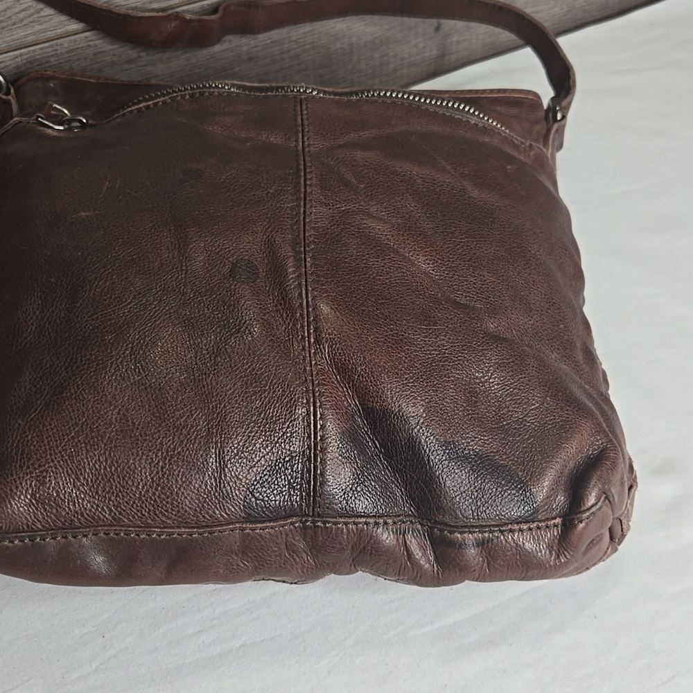 Vilenca Holland Brown Woven Shoulder Bag - Picture 5 of 8